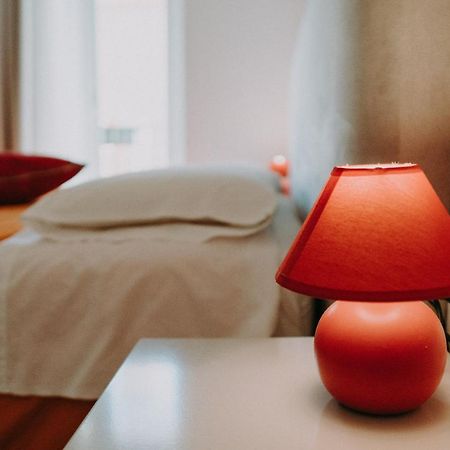โรเมโอ จูเลียตตา รูม อพาร์ตเมนต์ เตอร์กิชบาธ เวโรนา Bed & Breakfast ภายนอก รูปภาพ