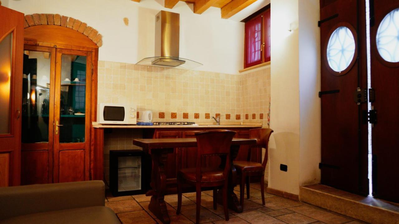 โรเมโอ จูเลียตตา รูม อพาร์ตเมนต์ เตอร์กิชบาธ เวโรนา Bed & Breakfast ภายนอก รูปภาพ
