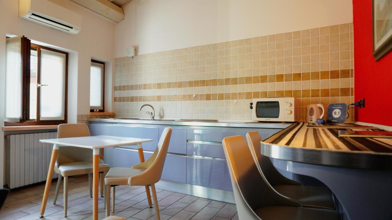 โรเมโอ จูเลียตตา รูม อพาร์ตเมนต์ เตอร์กิชบาธ เวโรนา Bed & Breakfast ภายนอก รูปภาพ