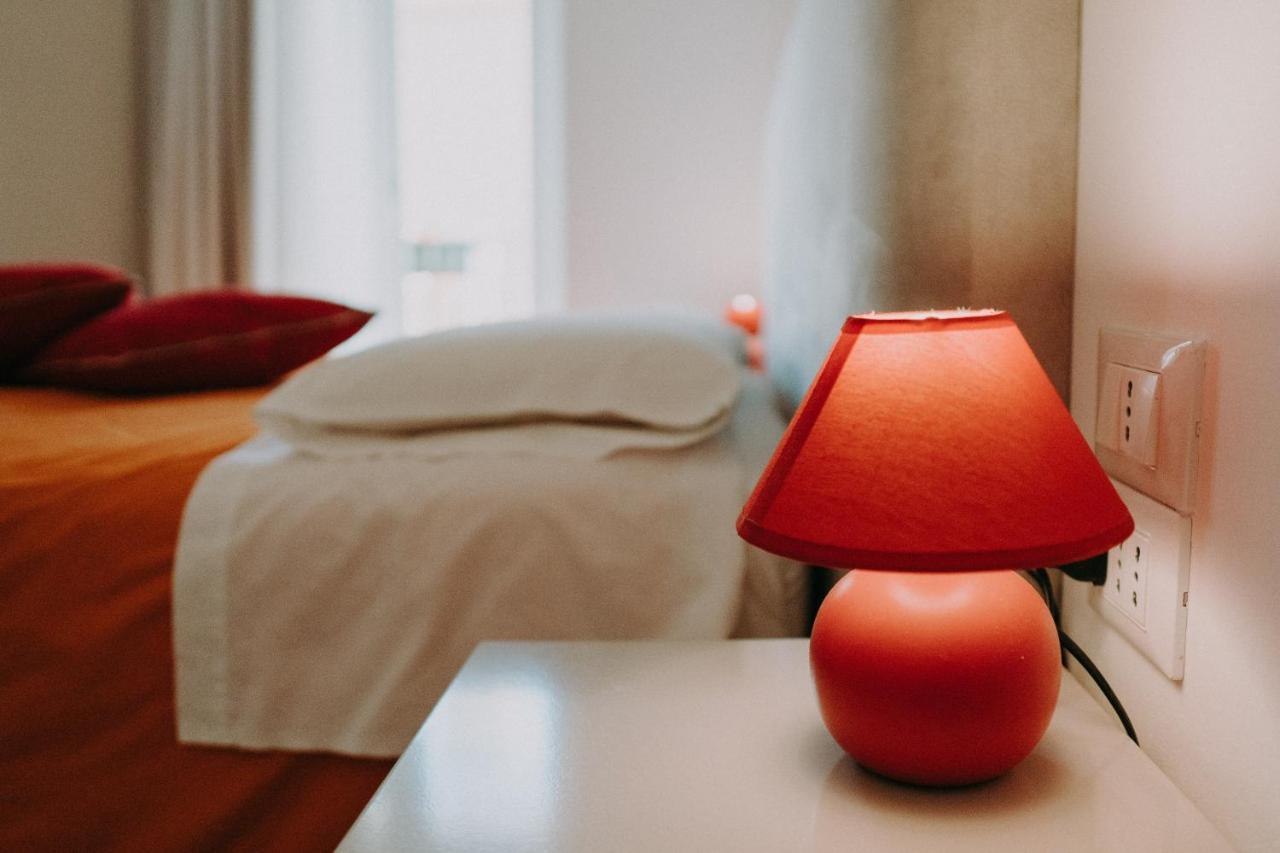 โรเมโอ จูเลียตตา รูม อพาร์ตเมนต์ เตอร์กิชบาธ เวโรนา Bed & Breakfast ภายนอก รูปภาพ