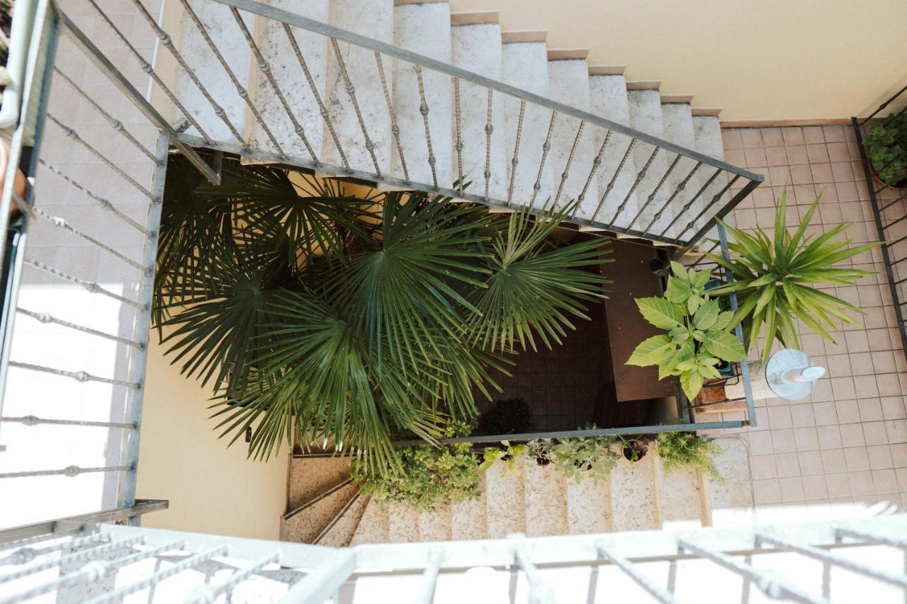 โรเมโอ จูเลียตตา รูม อพาร์ตเมนต์ เตอร์กิชบาธ เวโรนา Bed & Breakfast ภายนอก รูปภาพ