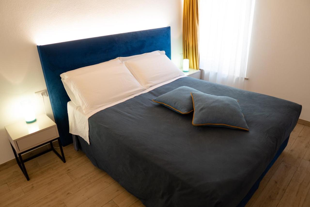 โรเมโอ จูเลียตตา รูม อพาร์ตเมนต์ เตอร์กิชบาธ เวโรนา Bed & Breakfast ภายนอก รูปภาพ